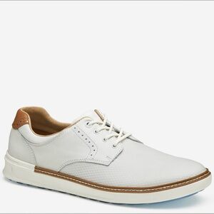 NWT Johnstone and Murphy Casual shoe 11